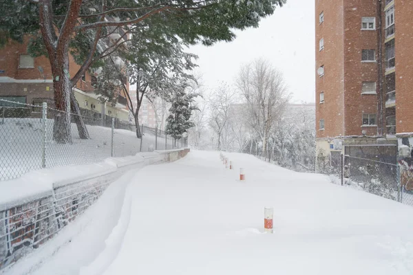 Madrid Španělsko Června2021 Ulice Zcela Pokryté Sněhem Který Padá Bouře — Stock fotografie