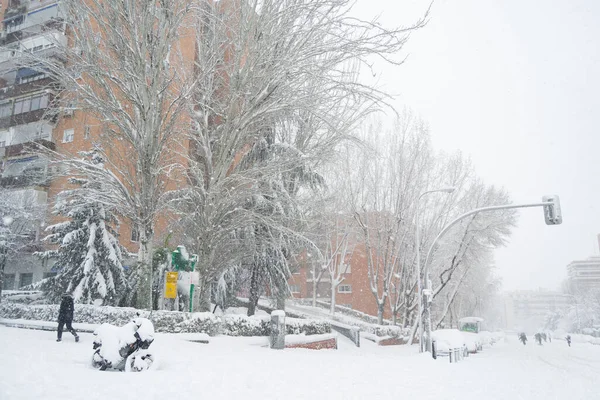 Madrid Espanha Janeiro 2021 Ruas Completamente Cobertas Pela Neve Caída — Fotografia de Stock