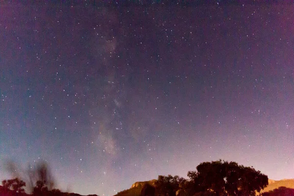 Estrellas Cielo Nocturno Higuera Albalat Con Una Estrella Fugaz Pueblo —  Fotos de Stock