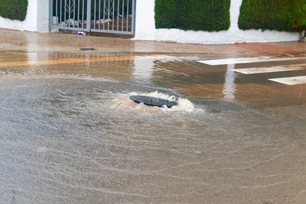 Alcantarillado Abierto Desbordado Agua Tras Lluvias Torrenciales Inundaciones Municipio Benicssim —  Fotos de Stock