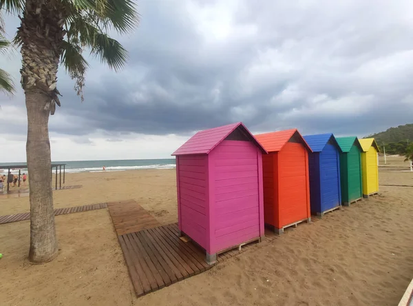 Capanne Legno Vari Colori Nella Sabbia Della Spiaggia Oropesa Del — Foto Stock