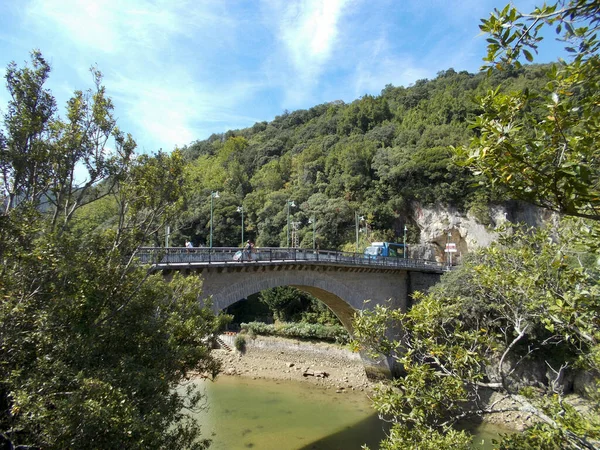 スペインの北 バスク地方のLeekeitio Leequeitioの自治体の港とビーチ カンタブリア海の隣に位置しています ヨーロッパだ 横写真 — ストック写真