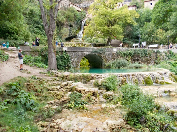 Ebro Folyó Vízesés Keletkezik Cueva Del Agua Orbaneja Del Castillo — Stock Fotó