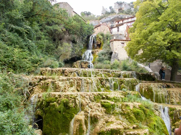 Rio Ebro Cachoeira Que Nasce Cueva Del Água Orbaneja Del — Fotografia de Stock