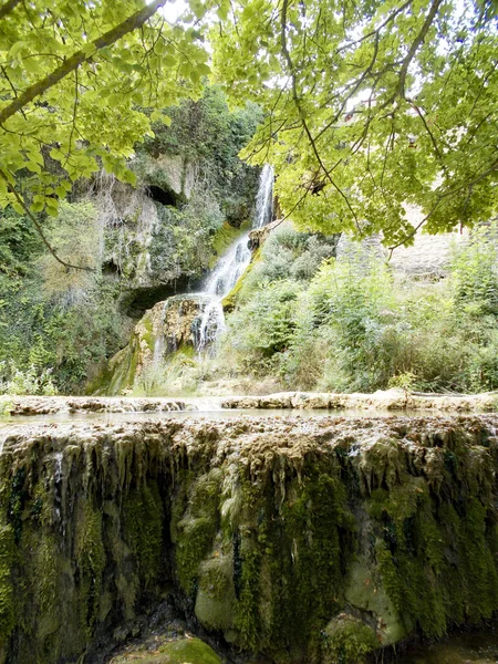 Río Ebro Cascada Que Nace Cueva Del Agua Orbaneja Del — Foto de Stock