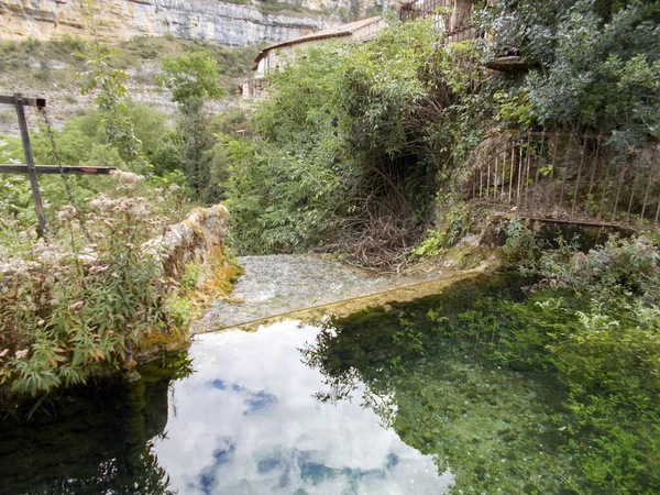 Rio Ebro Cachoeira Que Nasce Cueva Del Água Orbaneja Del — Fotografia de Stock