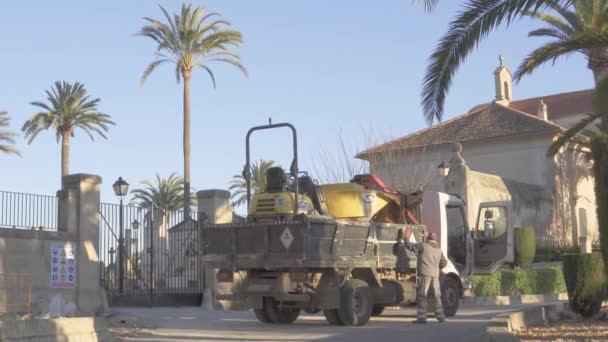 西班牙Porreres 2021年2月11日 在Porreres市公墓的万人坑中进行第二阶段挖掘 以报复西班牙内战中的报复行为 卡车操作员 — 图库视频影像