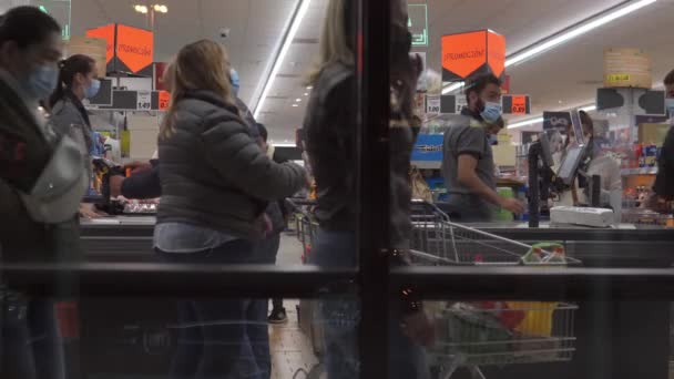 Campos Espanha Fevereiro 2021 Linha Saída Supermercado Lidl Noite Com — Vídeo de Stock