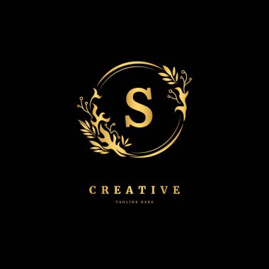 Yaprak logosu konsept elementli S harfi. Çiçek süslemeli S harfi logosu.