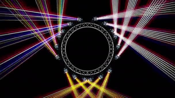 Ljusstrålar från belysningsarmaturer på en cirkulär stolpe. Flerfärgade strålar flimrar och rör sig. Animation för show, fest eller disco. — Stockvideo