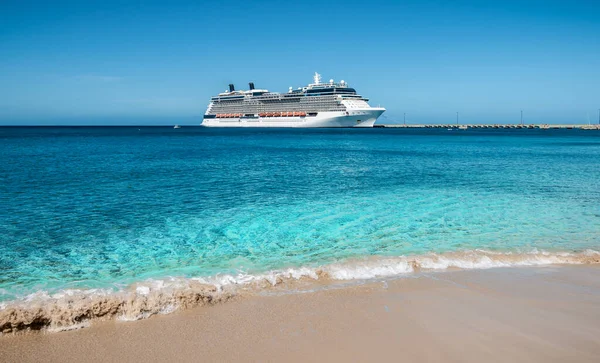 Cruiseschip Caribische Zee — Stockfoto