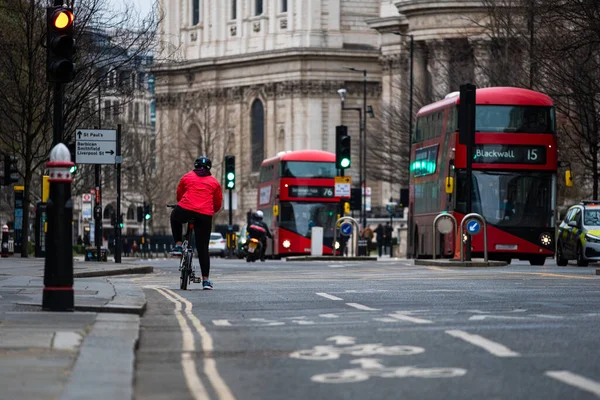 Cyclist Wearing Red Jacket Waiting Traffic Lights Intersection Two Double — Stock Photo, Image