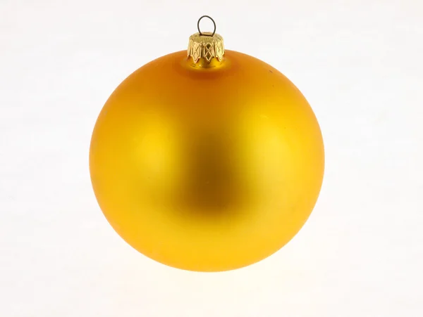 Pallone di Natale dorato . — Foto Stock