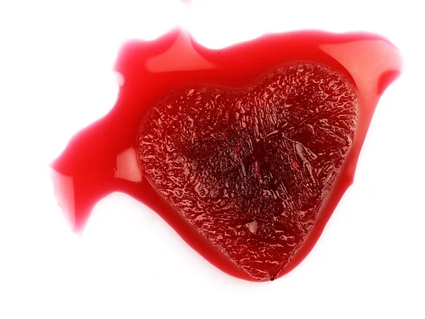 Красный лед в форме сердца в крови . — стоковое фото