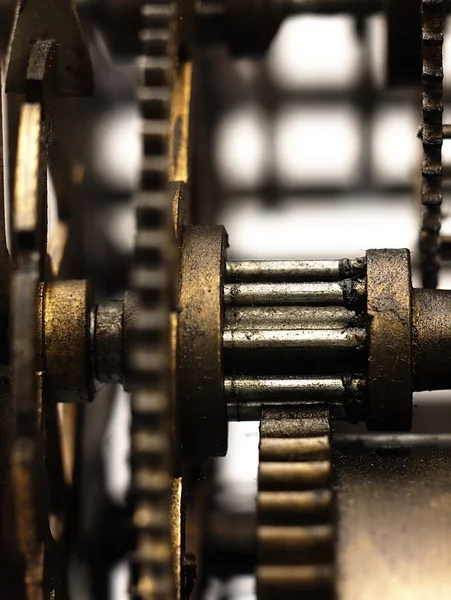 Getriebe im Mechanismus der alten Uhr. — Stockfoto