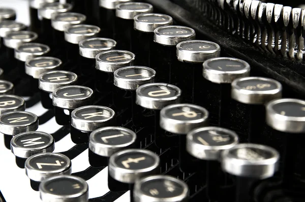 Alte, staubige Schreibmaschine aus der Nähe gesehen. — Stockfoto