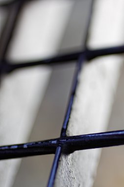 Çelik üzerinden çok yakın ızgara. 