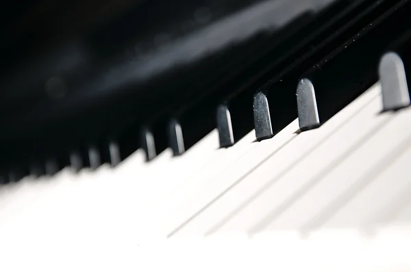 Tasti per pianoforte. Strumento musicale sul palco . — Foto Stock