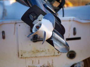 Tekne motorunun vidalarına yakın çekim