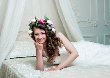 Güzel gelin esmer makyaj ile