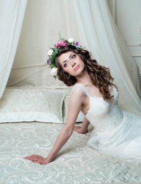 güzel esmer kıvırcık gelin