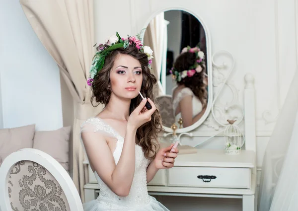 Güzel esmer gelin portre düğün tarzı