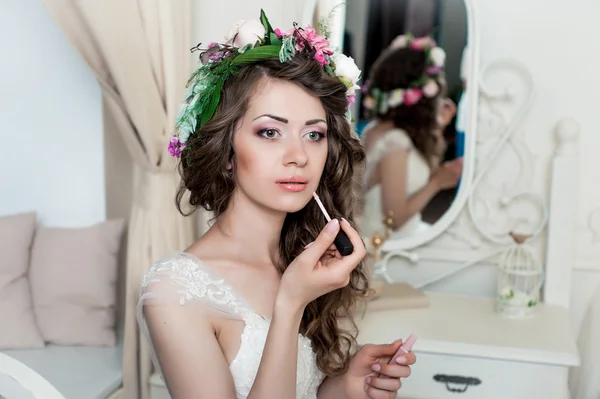 Mooie brunette bruid portret bruiloft stijl — Stockfoto