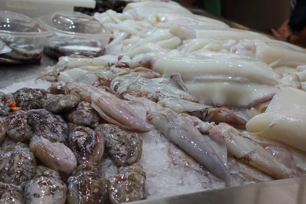 Fischmarkt in einer europäischen Stadt — Stockfoto