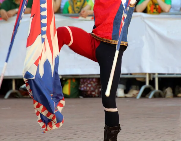 Palio, the city celebrates with competitions of the flag wavers and the parade of the districts — Stock Photo, Image