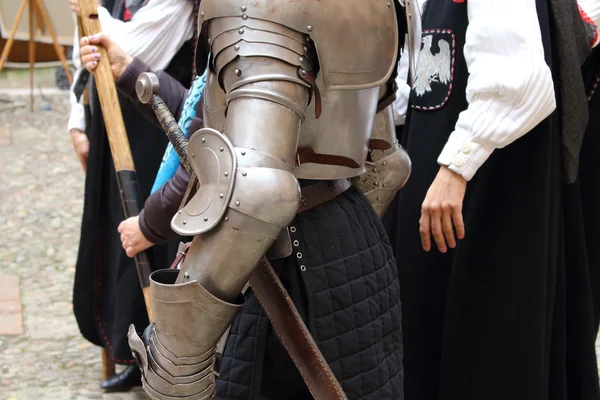 Palio, la città festeggia con le competizioni degli sbandieratori e la sfilata dei rioni — Foto Stock