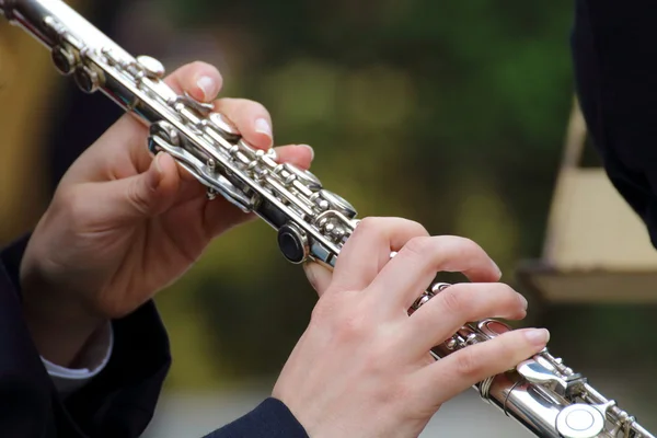 1 Mayıs'ta oynayan grup