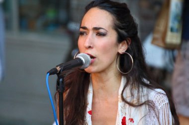 Sanatçılar sokakta gerçekleştirmek