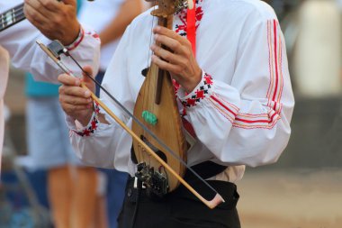 Sokak sanatçı