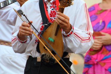 Sokak sanatçı