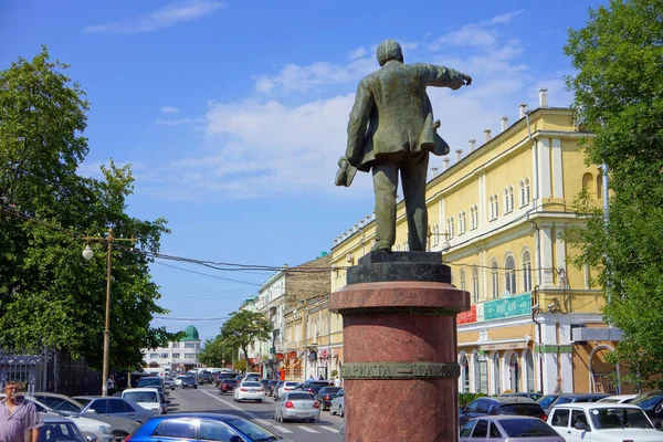 Monument voor Lenin Makhachkala. — Stockfoto