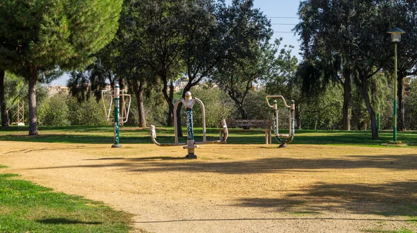 Máquinas Fitness Equipos Para Ejercicio Físico Los Deportes Parque Gimnasio — Foto de Stock