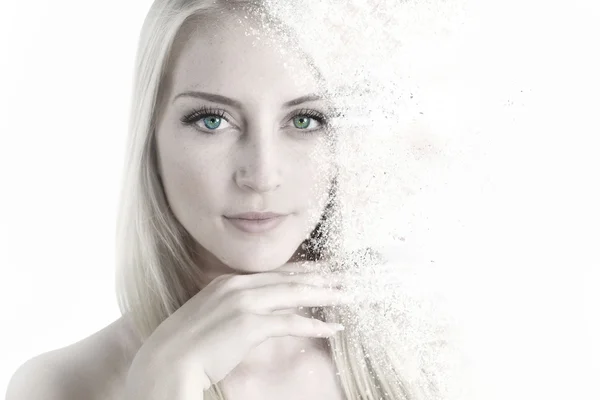 Retrato de uma mulher bonita em decadência — Fotografia de Stock