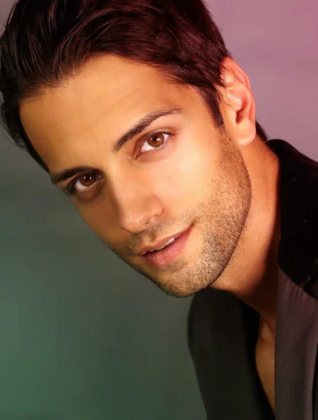 Portrait of a smiling young man — Stock Photo, Image