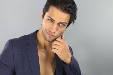yakışıklı adam