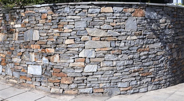 Большая каменная стена — стоковое фото