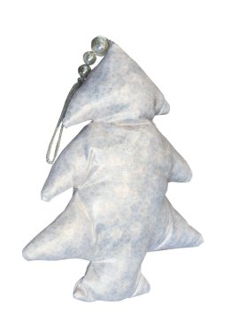 Beyaz arka planda izole edilmiş gümüş kumaş Noel ağacı