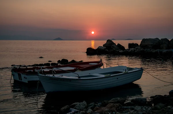 Coucher de soleil et bateaux — Photo