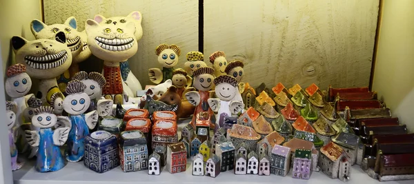 Ceramic houses and dolls — Stock Photo, Image