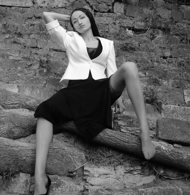 Duvardaki kadın modeli