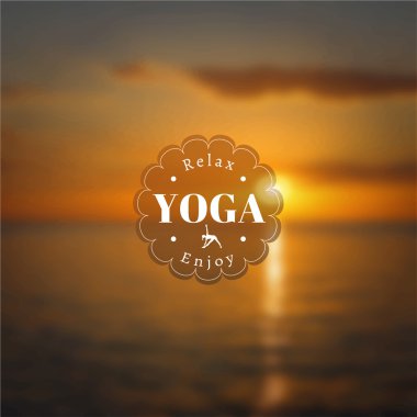 gün batımı bir arka plan üzerinde yoga stüdyosu adı