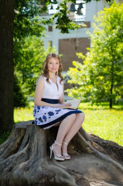 bir kitap bir kızla