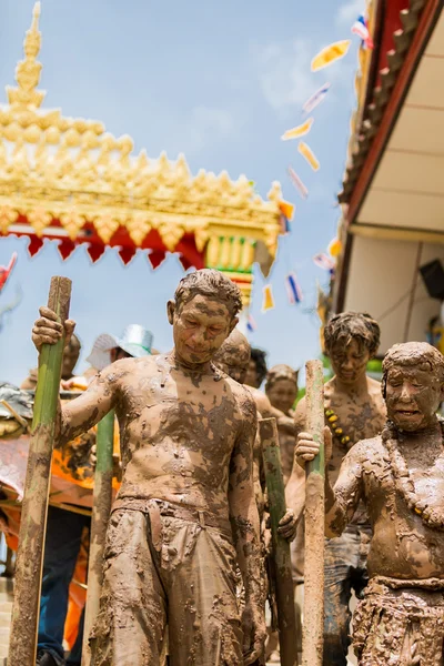 LOEI ,THAILAND-JUNE 28: Ghost Festival "Phi Ta Khon". The mask p — Stock Photo, Image