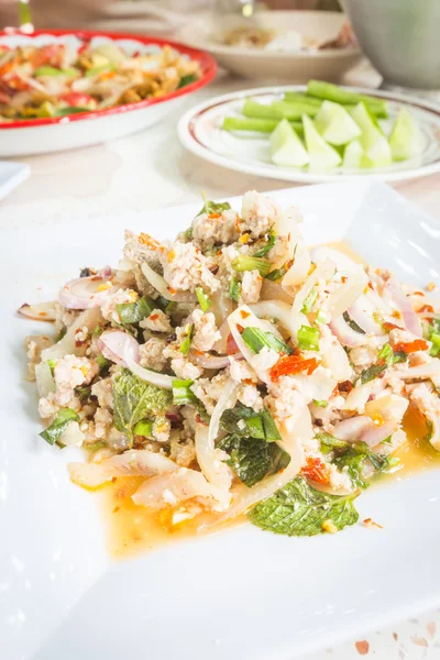 Salada picante picante de porco, comida tailandesa — Fotografia de Stock