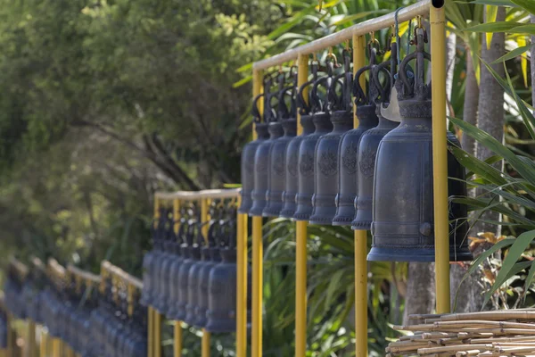 Cloches dans le temple bouddhiste, Thaïlande — Photo