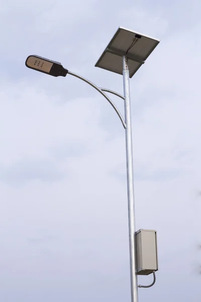 Solarcell street lampa och — Stockfoto